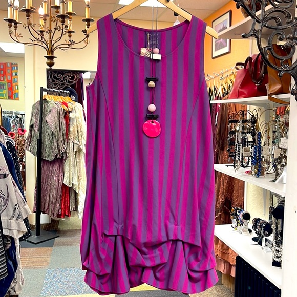 Out of Xile Tunic Dress in Fuchsia. Made in England. - Picture 4 of 9